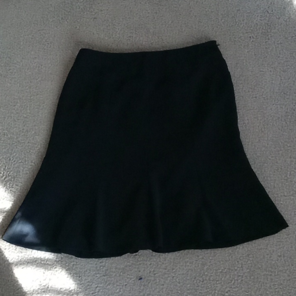 Jones Wear Essentials Black Skirt